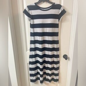 Uniqlo Black and Grey dress